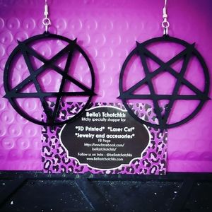 Pointy Pentagram earrings